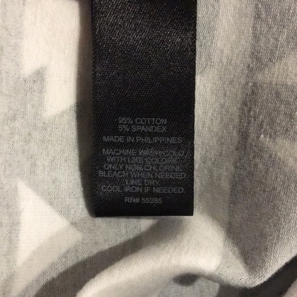 NWT Express Aztec pattern black and white skirt - Picture 3 of 3